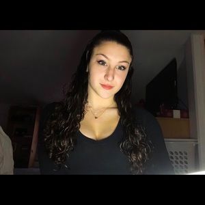 Meet your Posher, Caitlyn